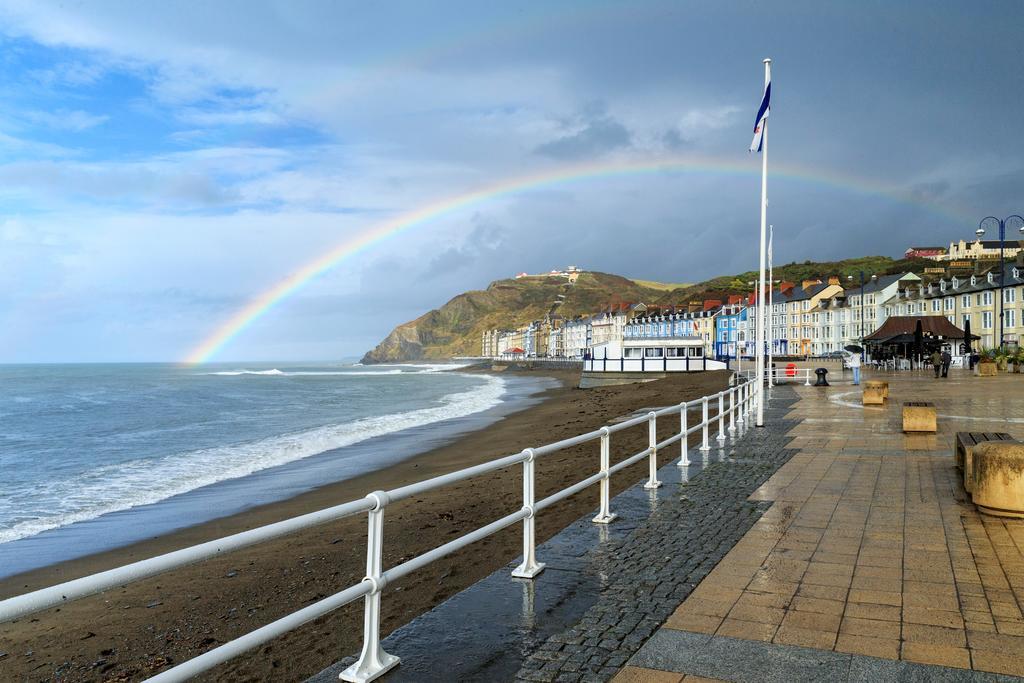 Beachfront Boutique Seafront Apartment Aberystwyth Exterior photo